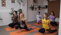 JOGA BĒRNIEM (IESĀCĒJIEM)