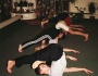 Hatha-joga nodarbības zālē.